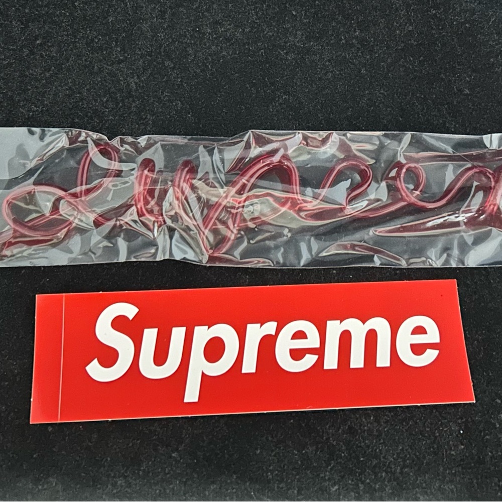 Supreme Silly Straw NWT! 🔥 🥤